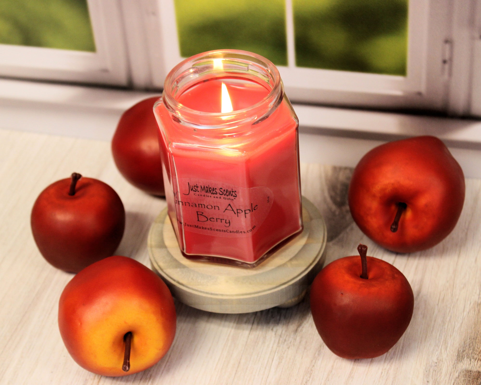 Cinnamon Apple Berry Scented Candle